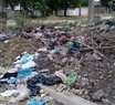 Retiran tres contenedores del barrio y los camiones no pasan: vecinos de El Martillo viven rodeados de basura