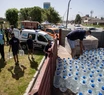Ante el faltante de agua el último verano, Osse debió entregar agua embotellada a los vecinos