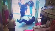El ataque quedó registrado en las cámaras de seguridad. 