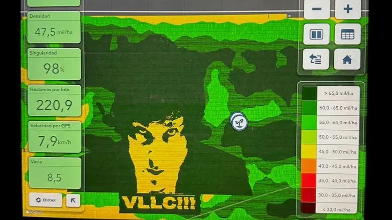 Video: sembró el rostro de Javier Milei en un campo "para que lo vea Elon Musk"