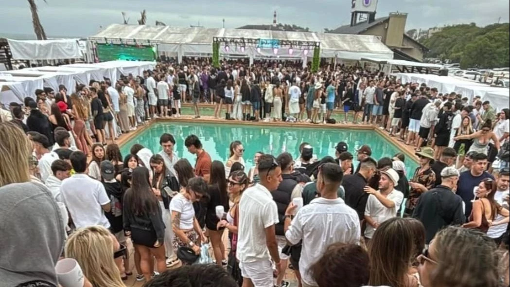 El after beach en Jano’s seguirá clausurado mientras siguen las quejas de los vecinos