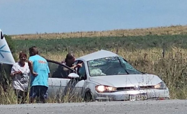 Brutal accidente: tres muertos en un choque entre un auto y un camión ...