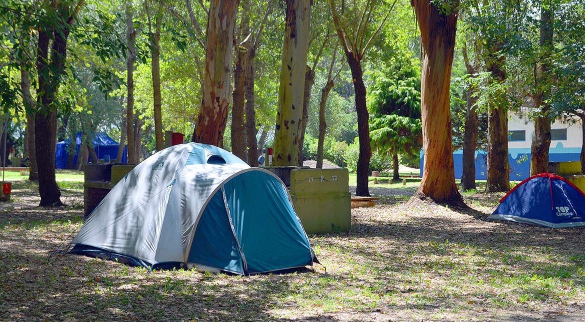 Cuánto cuesta equiparse para acampar en vacaciones de invierno: ¿es la opción más económica?