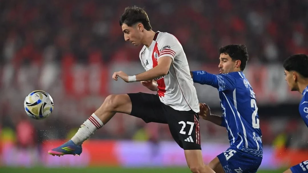 Brilló en la Liga Marplatense, debutó en River y se va a préstamo para jugar la Libertadores: Bautista Dadín tiene nuevo club