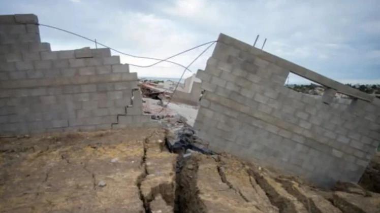 Noche de terror en Comodoro Rivadavia: ya son más de 250 familias evacuadas por desplazamiento de tierras