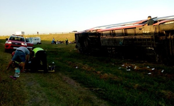 El conductor del micro que volcó en ruta 2 quedará detenido | 0223