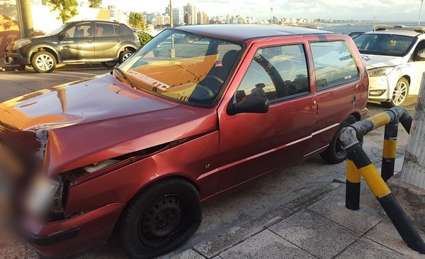 Manejaba totalmente borracho y se llevó puesto un poste de alumbrado | 0223