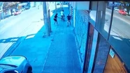 Video: motochorros le dieron tres balazos, se hizo un torniquete y salió a perseguirlos
