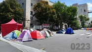 Los manifestantes reclaman la entrega de kits escolares para el inicio de clases. Foto: 0223.