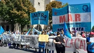Los manifestantes reclamaron kit escolares para los chicos. 