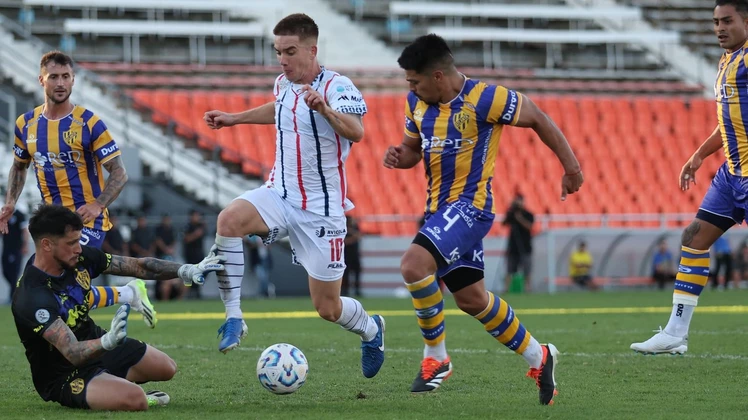 Alvarado sigue pagando la falta de gol: fue más, pero no pasó del empate con Atlanta