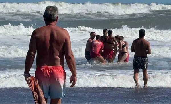 Un hombre de 59 años murió ahogado en la playa frente a su familia | 0223