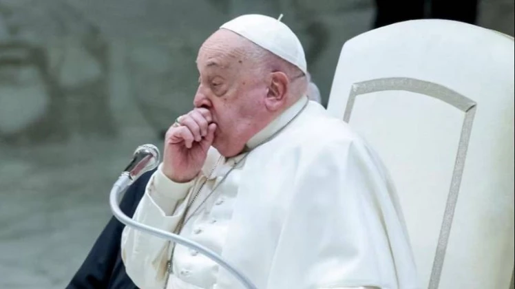 El Vaticano confirmó que el papa Francisco tiene neumonía bilateral | 0223