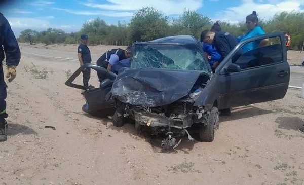 Tragedia: madre e hijo murieron en un tremendo choque frontal con otro ...
