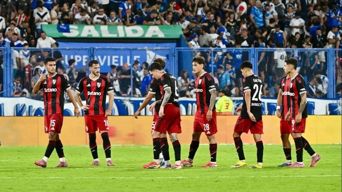 Derrota y lesiones: River perdió con Vélez, suma cuatro sin ganar y sufrió tres bajas importantes