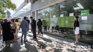 Los registros de las personas vuelven a atender al público de forma presencial