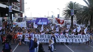Durante más de dos horas, el microcentro marplatense quedó paralizado por la masiva marcha por el 8M. Fotos: Diego Berrutti / 0223