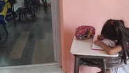 Indignante: no quiso entrar a clases porque le hacían bullying y la sentaron en el pasillo