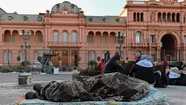 Murió una beba de tres meses en la puerta de la Casa Rosada que vivía en la calle con su familia