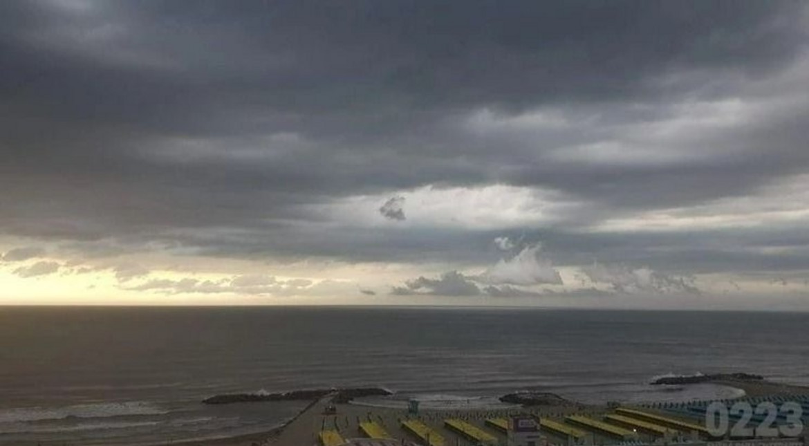 Volvió la primavera pero con tormentas: rige un alerta meteorológico para Mar del Plata