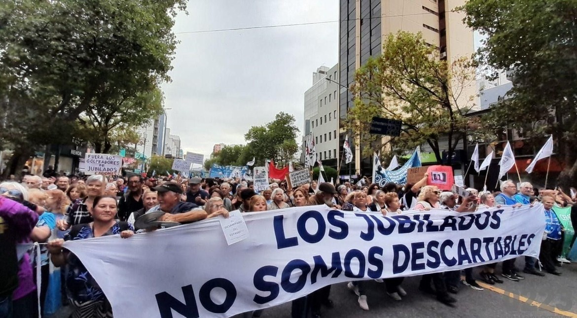 Jubilados vuelven a las calles con el respaldo de las tres centrales sindicales