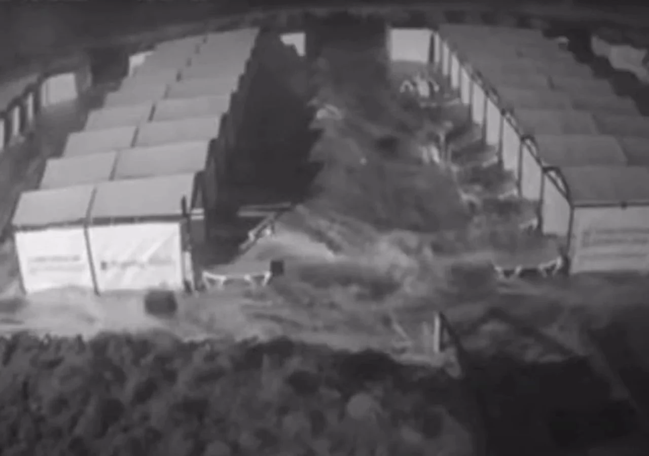 Imágenes de la cámara de seguridad durante el oleaje de 2022.