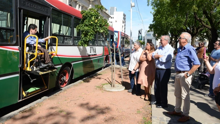 Presentan en Tandil nuevas unidades accesibles para el transporte público