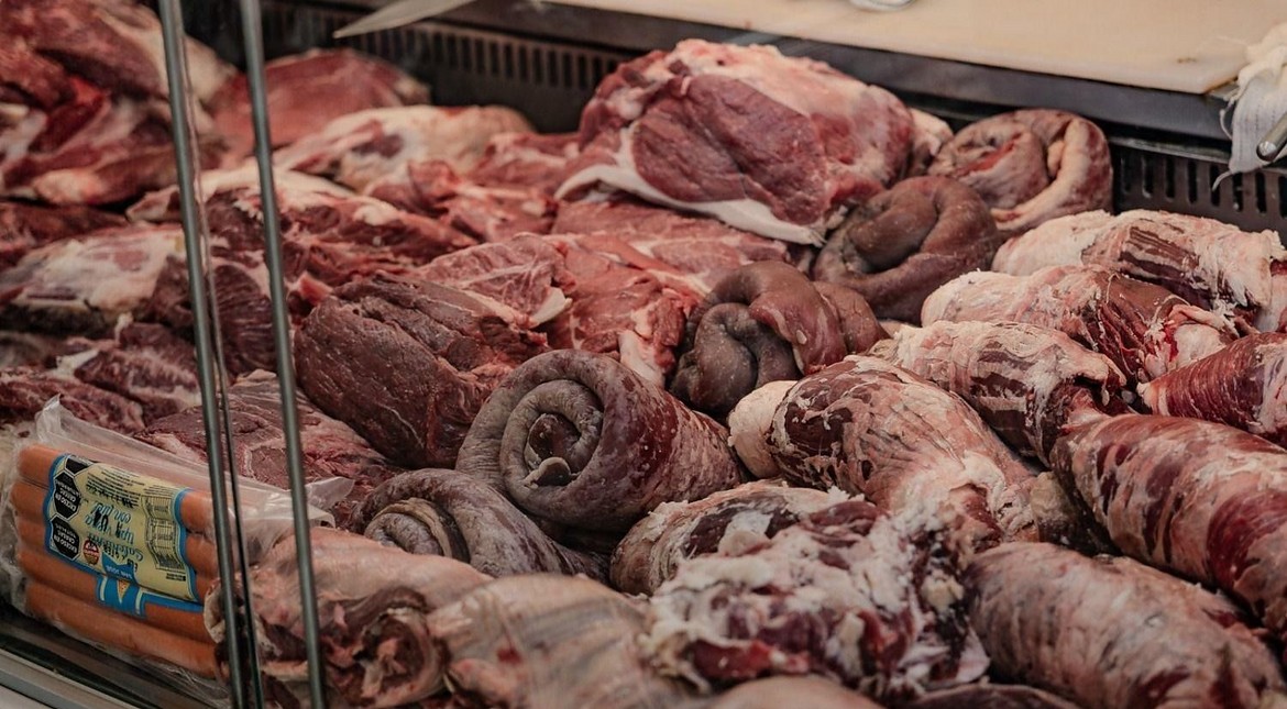 El impacto del ajuste en mujeres y diversidades: el 90% recortó gastos y más de la mitad dejó de comer carne