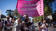 Docentes, otra vez en la calle, pero sin cortarla