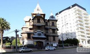 Declaran monumento histórico a la antigua Villa Ortíz Basualdo 