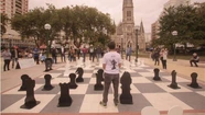 Se reinauguró el tablero gigante en la Plaza San Martín