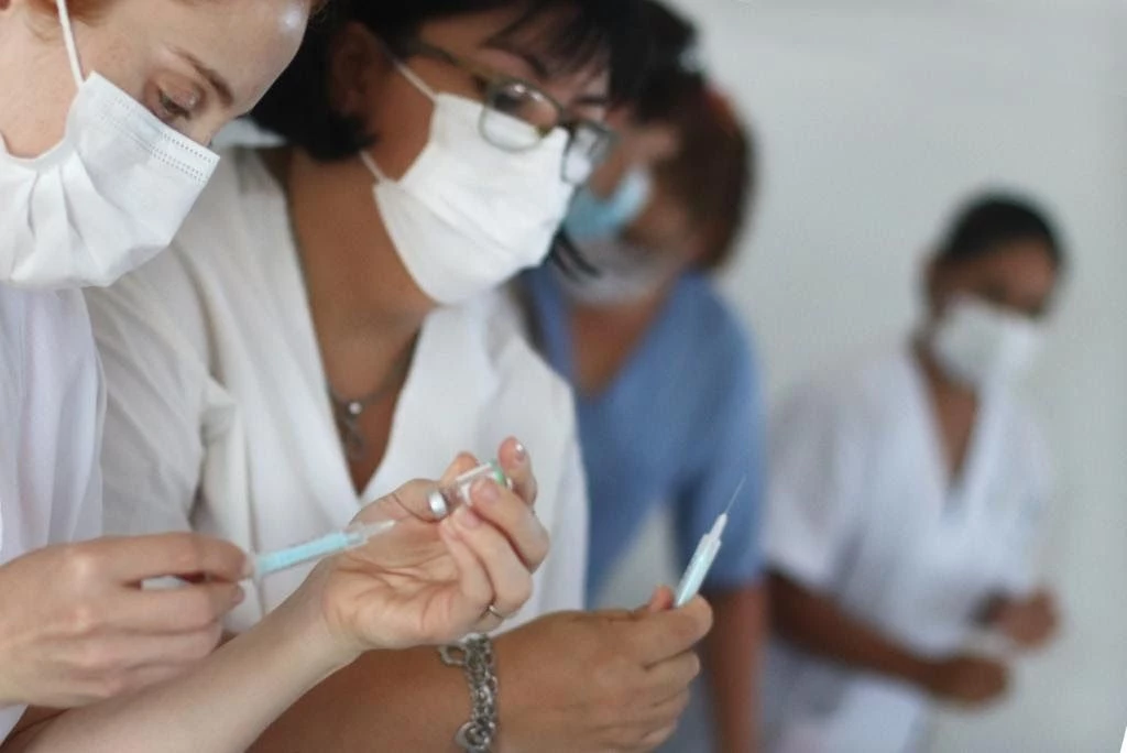 El presidente de la Sociedad Argentina de Infectología (SADI), Gonzalo Corral, explicó que hay una caída de la inmunización y riesgo de nuevos brotes.