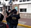 Así se llevaba detenido la DDI al abusador en mayor de 2019. Foto: archivo 0223.