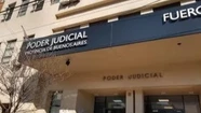 Su amiga le dio un techo para que viva con su beba recién nacida y se la robó 