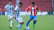 Argentina chocó con el arquero paraguayo y se acercó al Mundial
