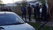 Entró a robarle a una mujer y a sus hijas y los vecinos lo mataron a golpes con una llave cruz