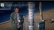 El ladrón le robó todos los ahorros a una jubilada. 