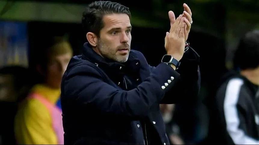 Una periodista marplatense (otra vez) le sacó una sonrisa a Gago y le tiró un "palito" a Gallardo