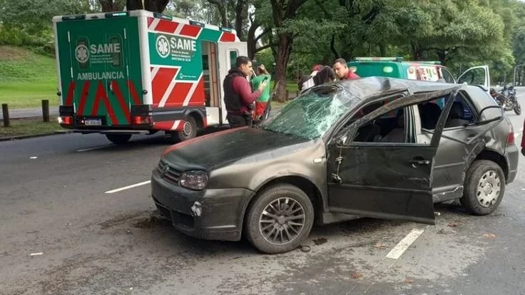 Chocó, salió despedida del auto y está grave: tiene más de 30 multas y debe millones