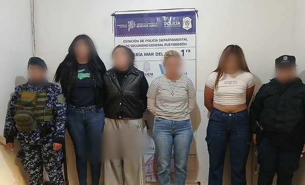 Atrapan a cuatro mujeres que robaron un par de celulares en el centro ...