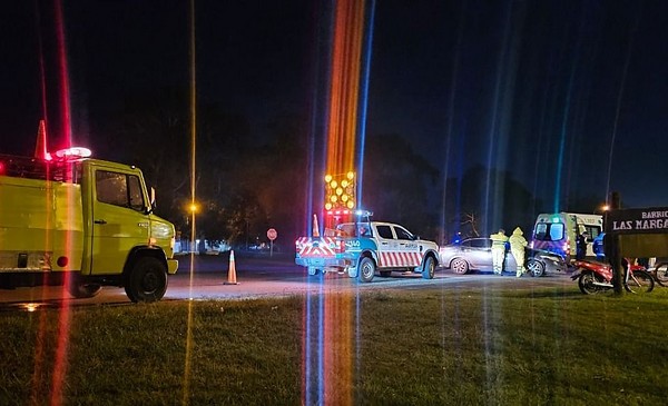 Violento choque entre un auto y una moto en ruta 2 | 0223