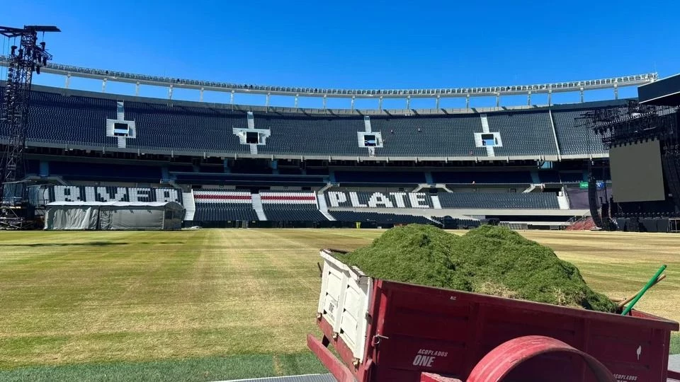 AC/DC hizo mella: preocupa el estado del Monumental tras los recitales