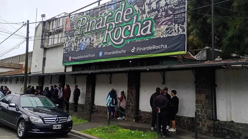 Desalojaron el histórico boliche Pinar de Rocha con gente bailando adentro