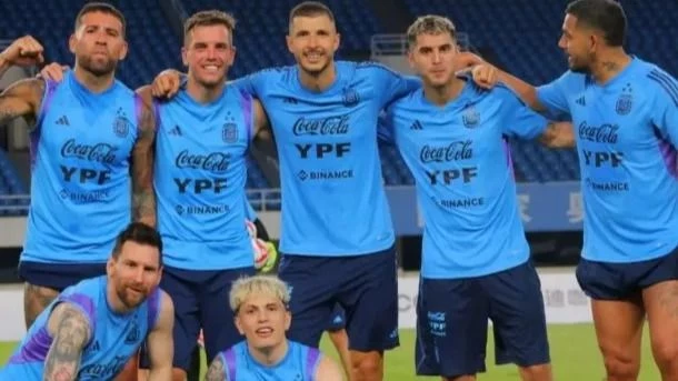 Era una fija en la renovación de la Scaloneta, juega en un gigante europeo, pero va de escándalo en escándalo y no irá al Mundial