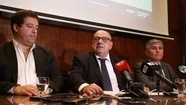 En la recta final de su mandato, Arroyo juega al fleje