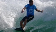 Leandro Usuna fue el único surfista argentino clasificado a Tokio 2020. Foto: Reuters.