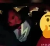 Video: atacó a golpes al taxista que la quiso bajar porque sus hijos estaban descontrolados