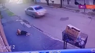 El delincuente se quebró los tobillos en la caída. 