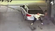Video: salvaje golpiza a una empleada porque le pidió que se cambie de fila
