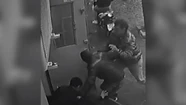 Video: dos motochorros atacaron a un estudiante para robarle y lo salvó su jefe